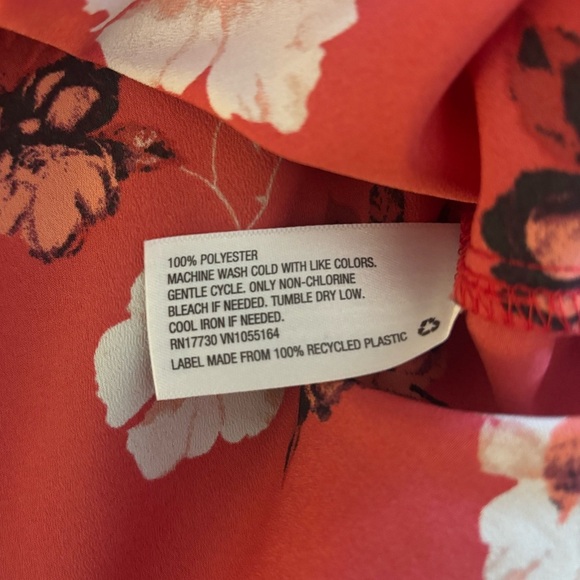 💕3/$25💕 A New Day floral blouse - Picture 3 of 3